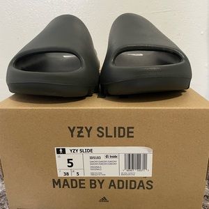 adidas Yeezy slides *New* size 5 men (7 women). slate grey.